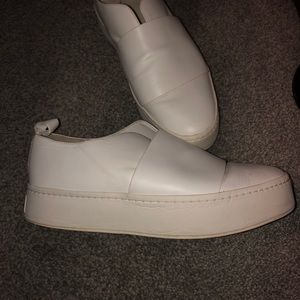 Vince White Sneakers/Slip-Ons